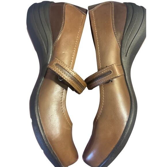 Brn/Taupe Hush Puppies Woman’s Sz 8.5, Slip On Comfort Shoes, Easy Strap around - Picture 7 of 9